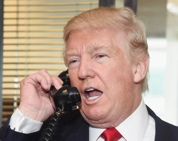 No Twitter, Trump defende tarifas contra “estupidez comercial”