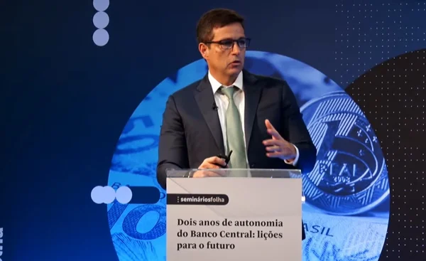 Imagem colorida de Roberto Campos Neto