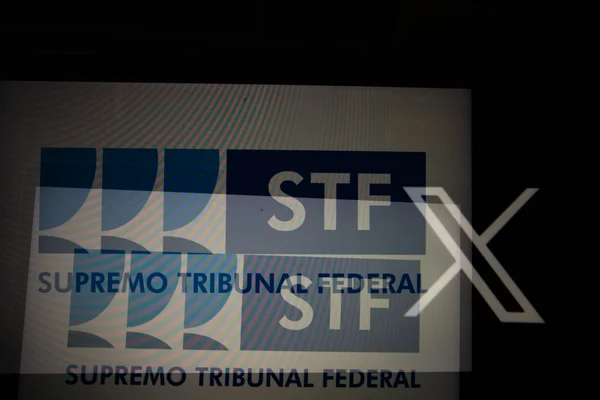 foto colorida Aplicativo X, antigo twitter, ao fundo imagem do STF