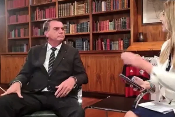 Bolsonaro sobre presença de Lula em debates: “Não dou bola para isso”