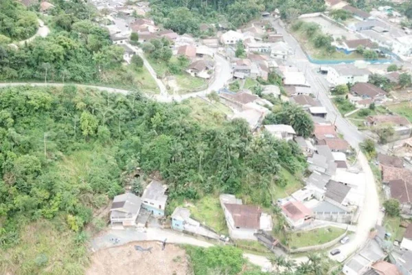 Foto aérea da cidade de Blumenau - Metrópoles