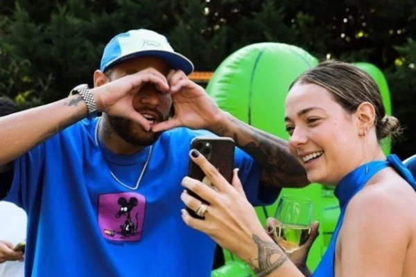 Neymar e Carol Dantas