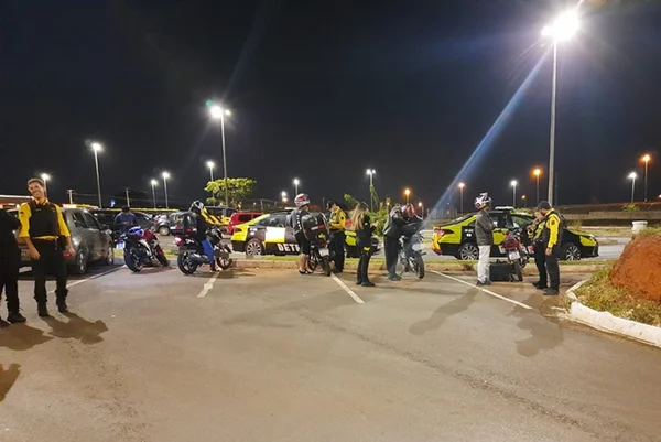 Detran-DF autua 14 motoristas flagrados por dirigir bêbados nessa 4ª