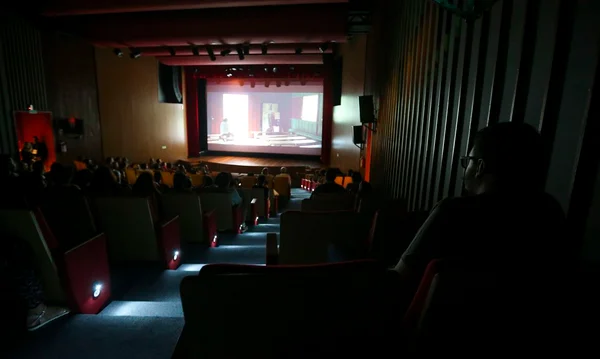 Governo discutirá novo modelo para exibição de filmes nacionais em cinemas