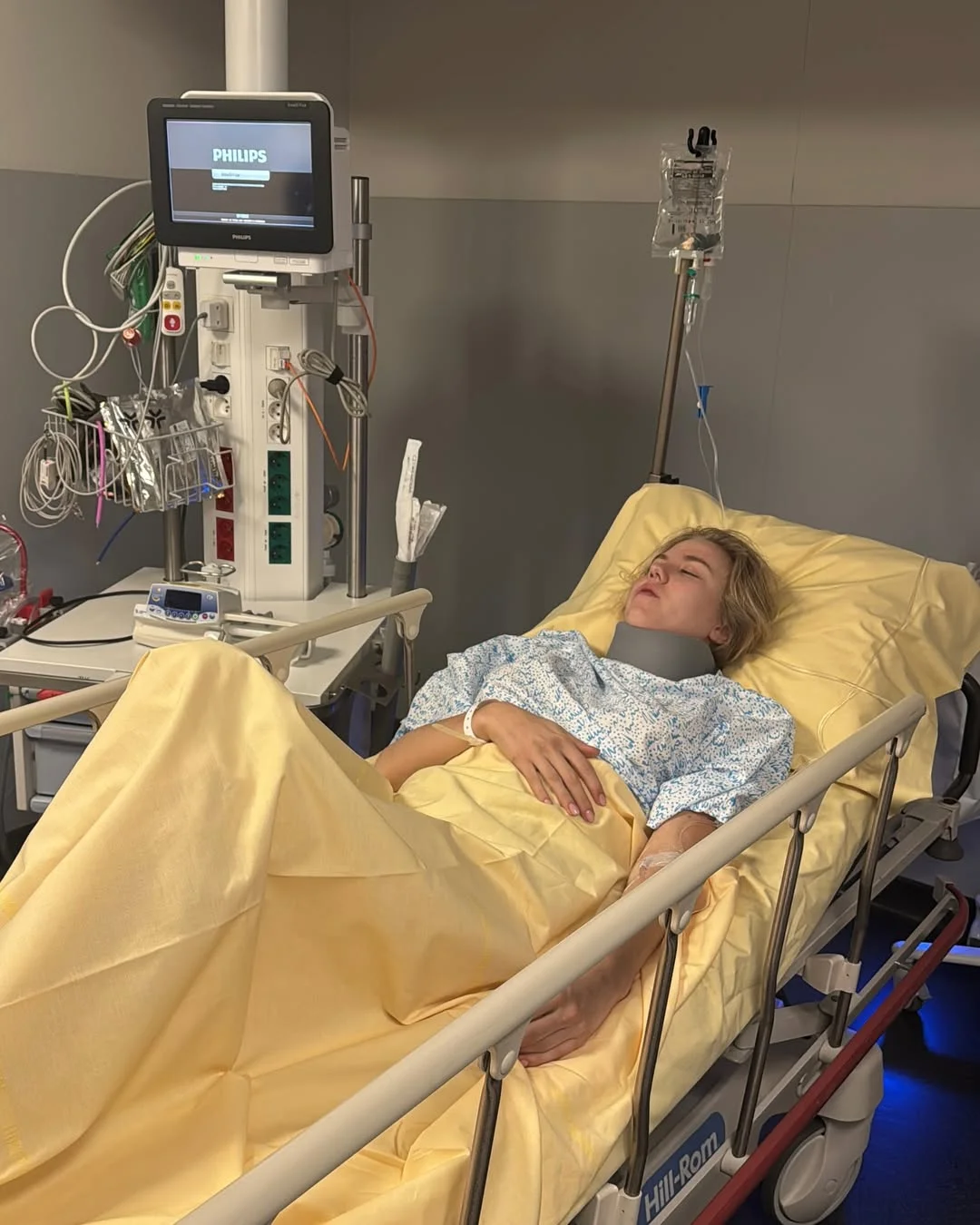 A jovem aristocrata bateu a cabeça contra um muro enquanto pilotava a moto A jovem aristocrata bateu a cabeça contra um muro enquanto pilotava a moto