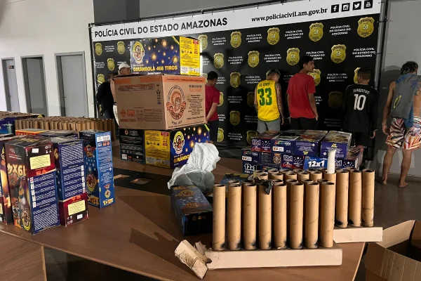 Imagem colorida, Polícia prende 37 suspeitos de foguetório do CV no Amazonas - Metrópoles