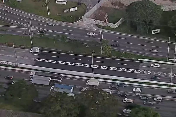 Marginal Tietê é liberada após 5 dias interditada por causa de cratera