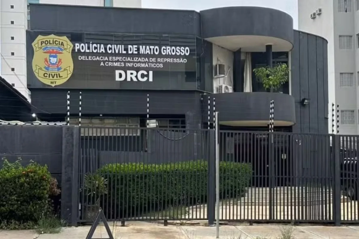 Homem é preso por pedir foto "sexy" e enviar nude a menina de 11 anos