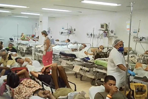 Superlotação em hospitais de Pernambuco