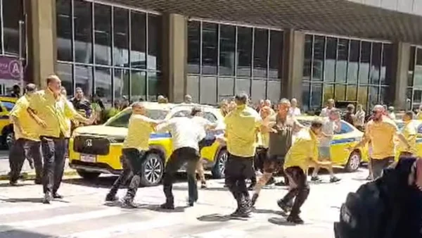 taxistas brigando