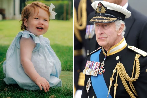 Montagem com duas fotos, em uma aparece uma menina, branca, ruiva, sentada em um gramado. Ela usa um vestido azul. Na outra foto, aparece um homem branco, idoso, com roupas militares - Metrópoles