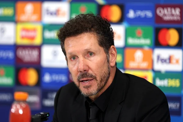 Simeone, do Atlético de Madrid, “foge” do comum e opina sobre Bola de Ouro