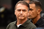Bolsonaro na saída do hospital DF Star no domingo (14/9)