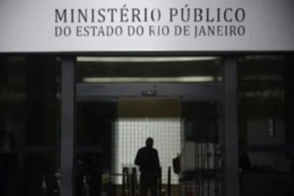 Ex-padre é condenado por estuprar crianças e induzi-las ao suicídio