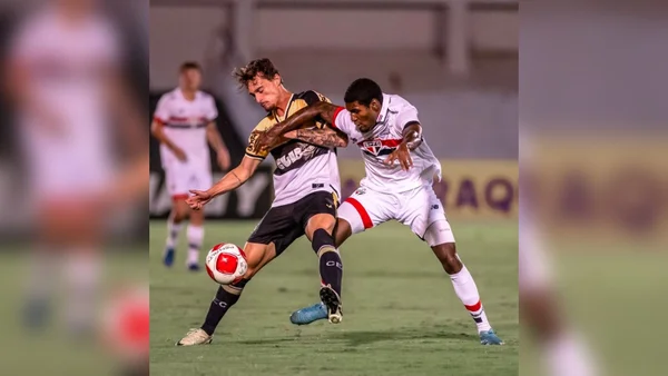 Imagem colorida do jogo entre Criciúma e São Paulo na Copinha - Metrópoles