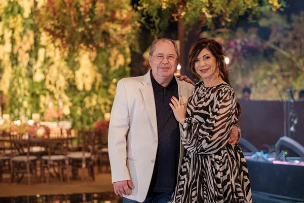Vera Carla e Eustáquio Silveira recebem amigos com show de Fagner