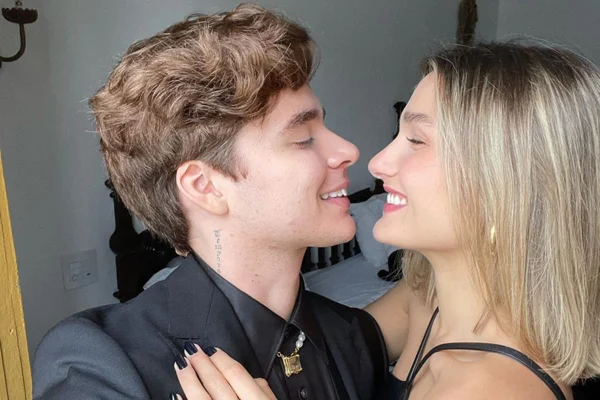 Sasha e João