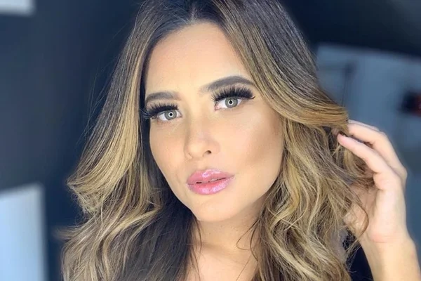 Geisy Arruda corre risco na web após mostrar quase tudo em foto. Veja