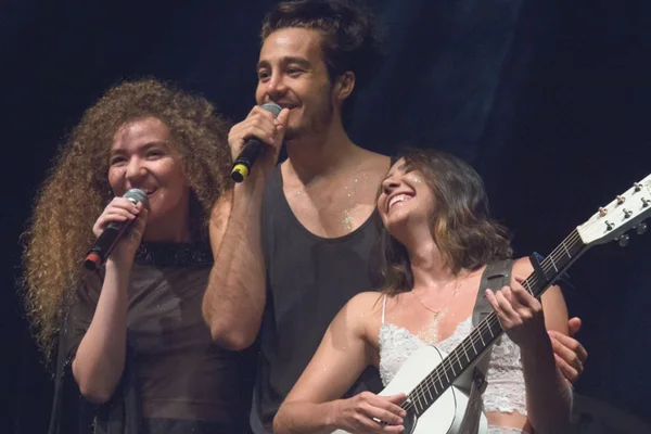Tiago Iorc e Anavitoria