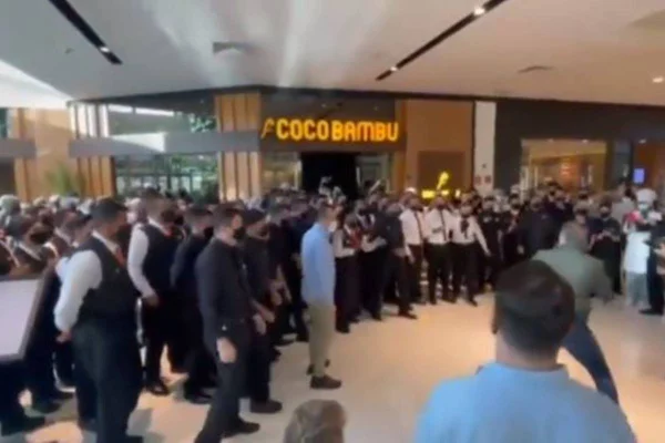 “Coco Bambu chegou”: inauguração em SP gera polêmica nas redes sociais. Veja vídeo!