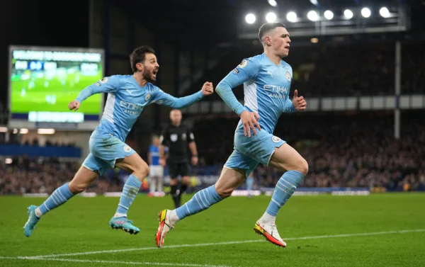 Phil Foden marcou o gol da vitória do City diante do Everton