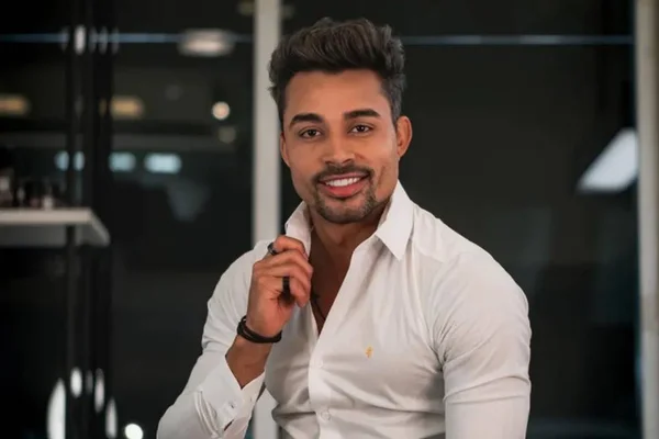 Adriano Hairstylist