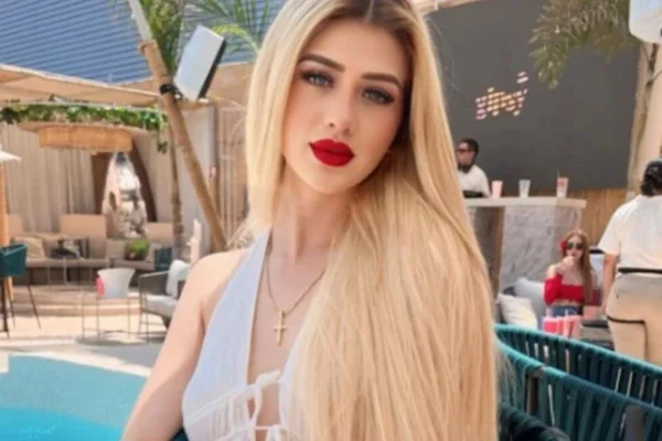 Imagem colorida de influencer morta - Metrópoles