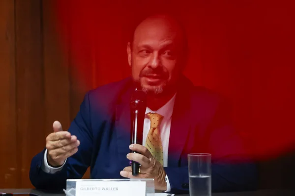 Presidente do INSS, Gilberto Waller Jr. concede entrevista coletiva frande INSS - Metrópoles 3