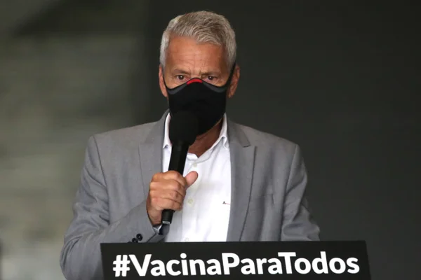 O secretário-executivo do Centro de Contingência do combate ao coronavírus João Gabbardo, apresenta nesta tarde de sexta-feira (05), em coletiva de imprensa no Palácio do Governo, informações sobre o combate do novo coronavírus(Covid-19).