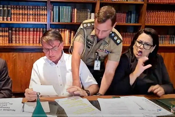 Bolsonaro em sua live semanal