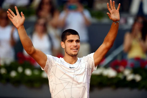 Carlos Alcaraz, tenista espanhol de 19 anos, após vencer Rafael Nadal no Aberto de Madrid