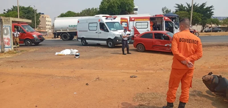 Homem de 36 anos morre em acidente entre carro e moto em rodovia do DF - imagem 2 Homem de 36 anos morre em acidente entre carro e moto em rodovia do DF - imagem 2