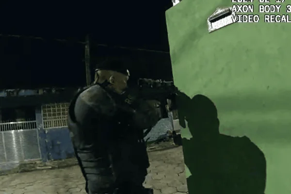 PM atira a 50 metros com fuzil e mata suspeito