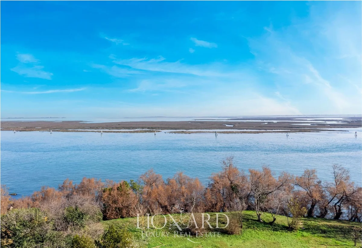 Ilha com forte napoleônico é colocada à venda na Itália por R$ 33 milhões - imagem 3 Ilha com forte napoleônico é colocada à venda na Itália por R$ 33 milhões - imagem 3