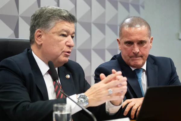 CPMI tem discussão e pedido para “calarem a boca”: “Presidente sou eu”