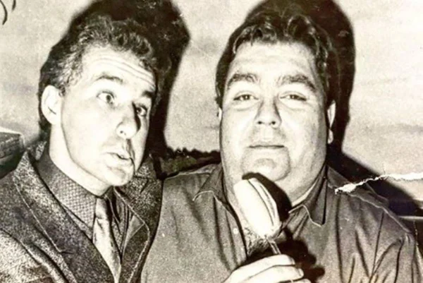 Foto preta e branca de Otávio Mesquita e Faustão - Metrópoles