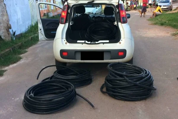 Homem furta cabos de telefonia em Samambaia e é preso pela PMDF
