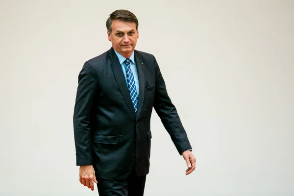Bolsonaro edita MP que muda funções e cria 516 cargos na PF