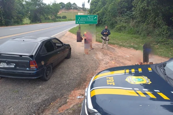 Imagem colorida, adolescente de 14 anos é flagrado dirigindo carro com 7 familiares- Metrópoles
