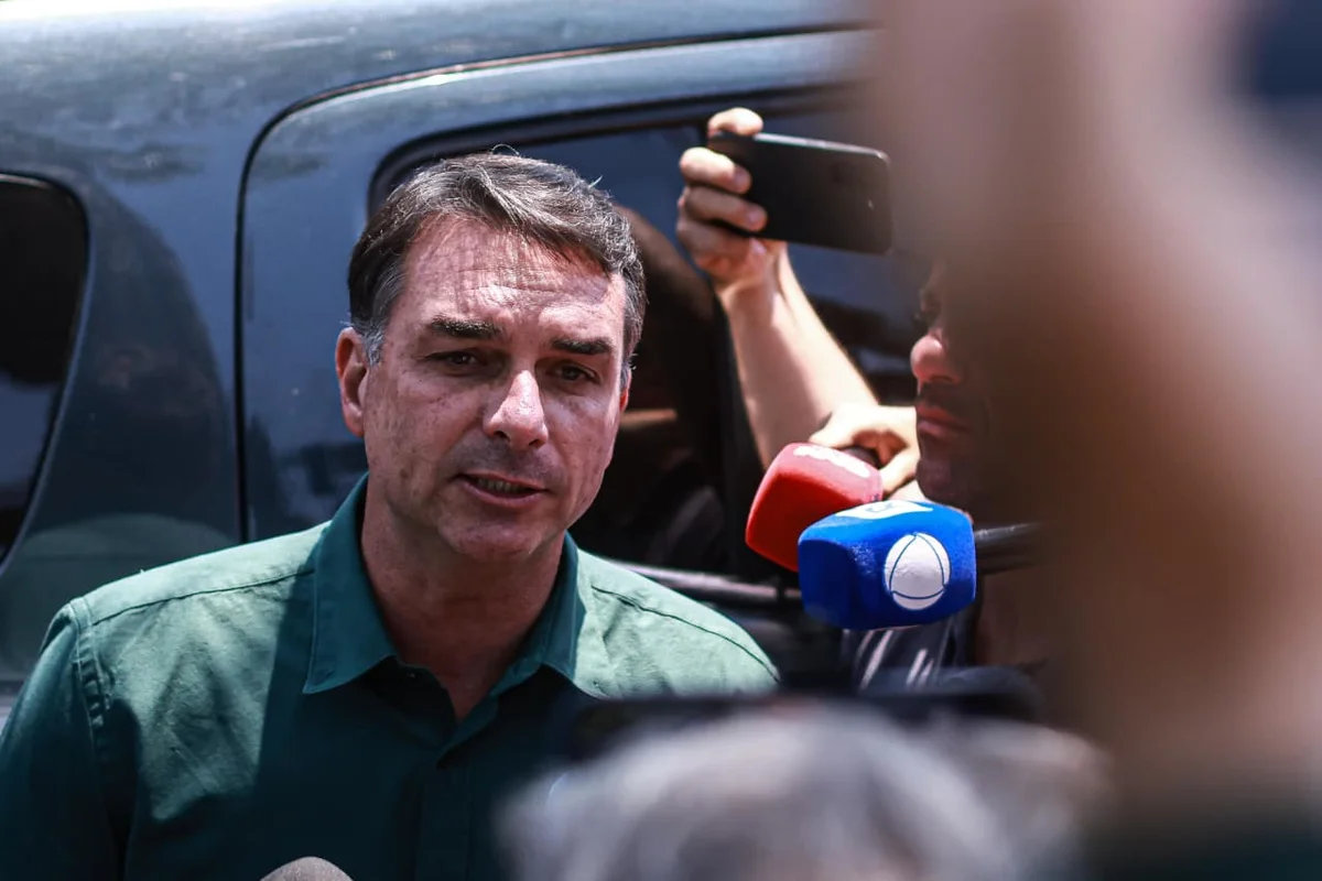 Flávio admitiu que votará no Senado a favor do fim da escala 6 x 1 Flávio admitiu que votará no Senado a favor do fim da escala 6 x 1