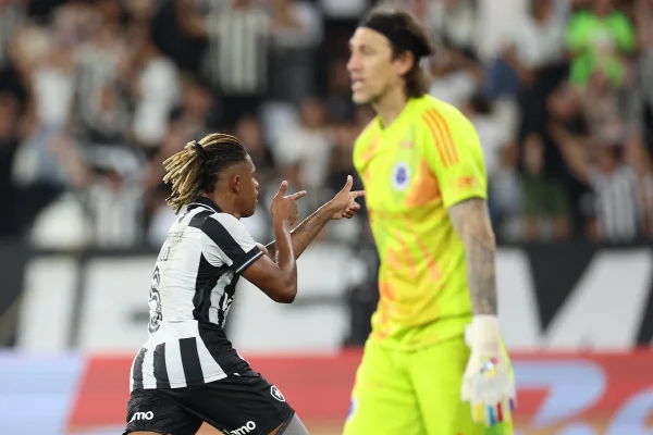 Com goleada, Botafogo quebra tabu de quase 10 anos contra o Cruzeiro