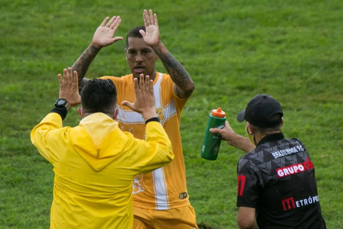 De virada, Brasiliense vence e avança às semifinais da Copa Verde - imagem 1 De virada, Brasiliense vence e avança às semifinais da Copa Verde - imagem 1