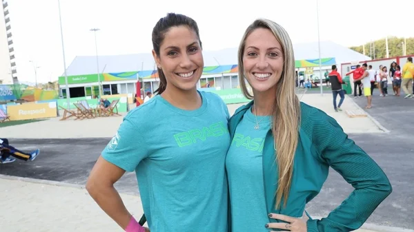 Aquarela do Brasil é tema do nado sincronizado em despedida de atleta
