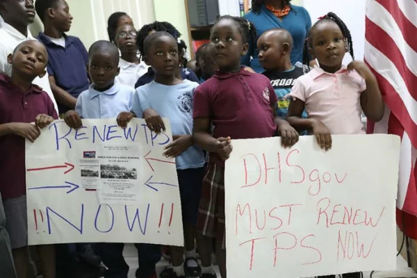 Trump acaba com asilo temporário para imigrantes haitianos