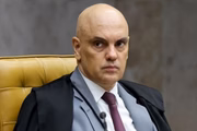Moraes alega que senador descumpriu ordem ao viajar para os EUA