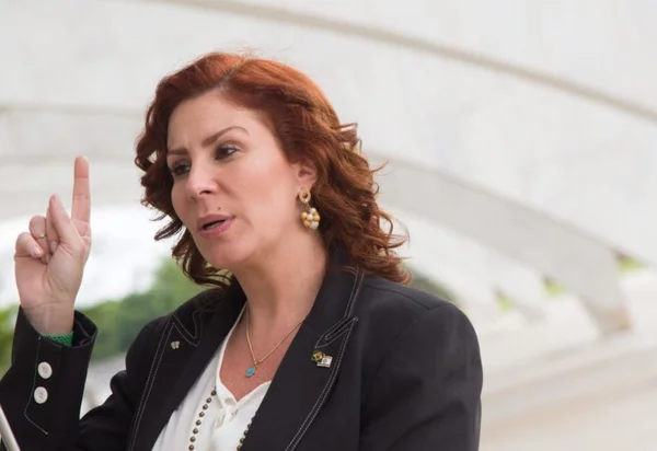 Carla Zambelli (PSL-SP) protocola pedido de impeachment de Lewandowski