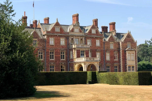 foto colorida Palácio Real em Sandringham Estate