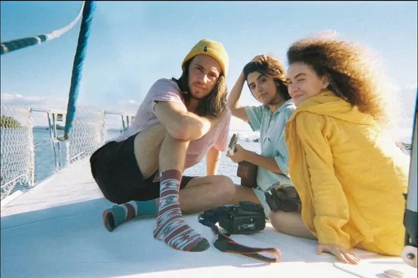 Anavitória e Vitor Kley lançam a música Pupila: assista ao clipe