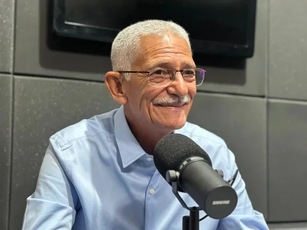 Imagem colorida do prefeito de São Gonçalo (RJ), Capitão Nelson - Metrópoles