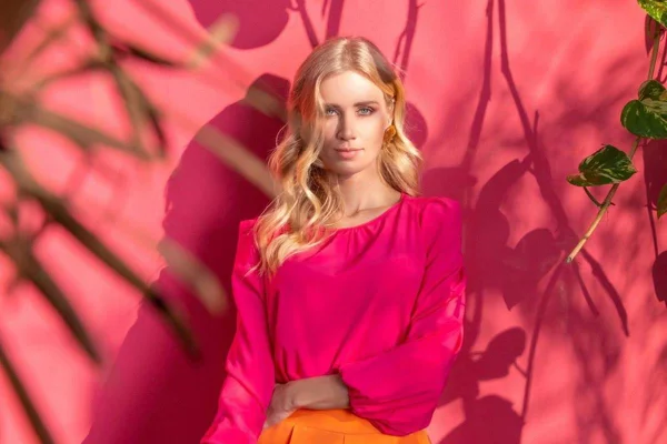 Modelo usa peça Dani Holzbach